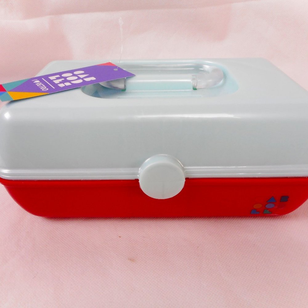 Caboodles Pretty in Petite Small Retro Makeup Case